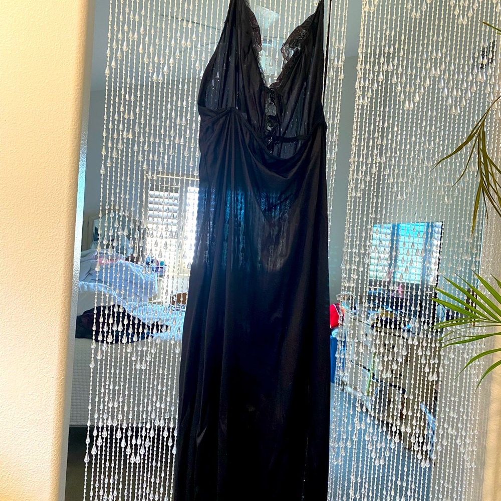 VINTAGE LONG NIGHTGOWN - Picture 7 of 11